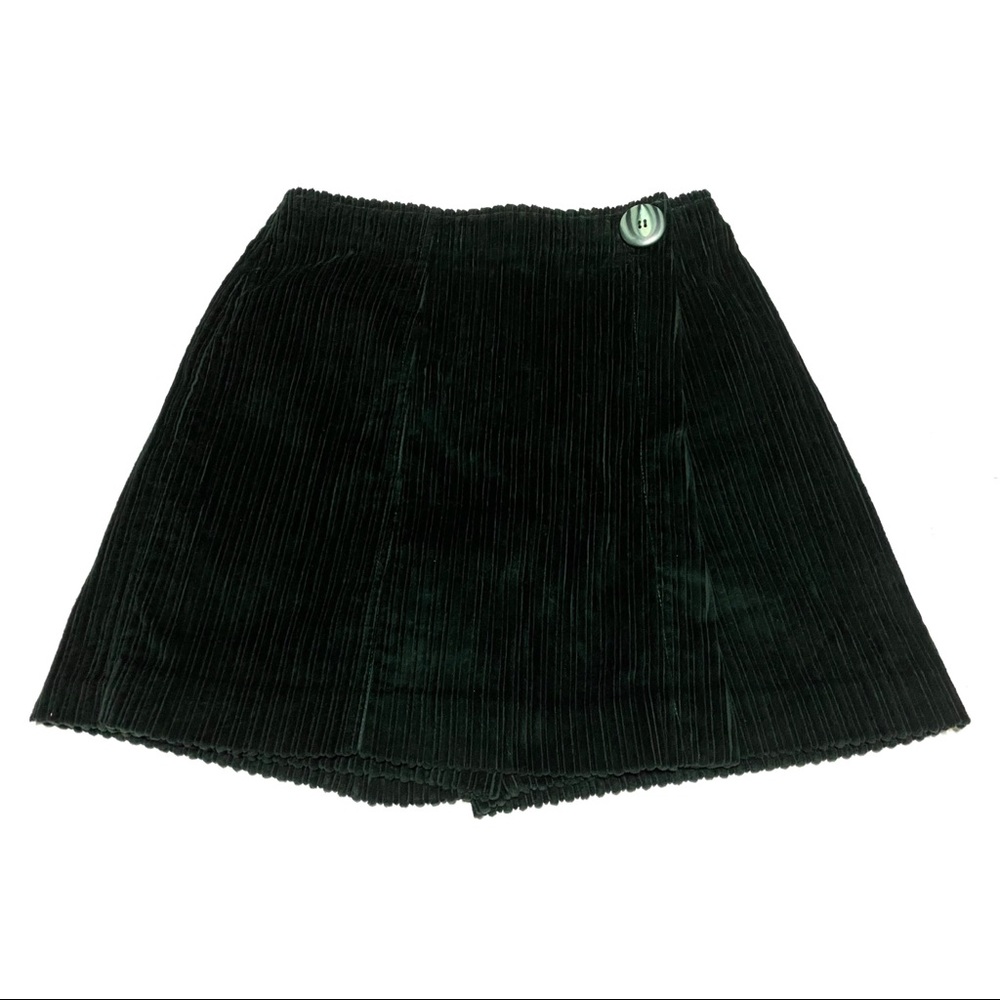 Limited Chinos Pleated Corduroy Forest Green Skort